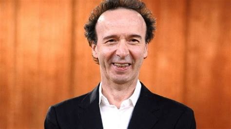 Der Raffinierte Roman: Roberto Benigni's Überraschende Rückkehr auf die Bühne