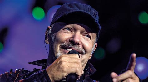 Vasco Rossi Konzert-Tournee: Ein italienisches Musikfestival für die Ewigkeit!